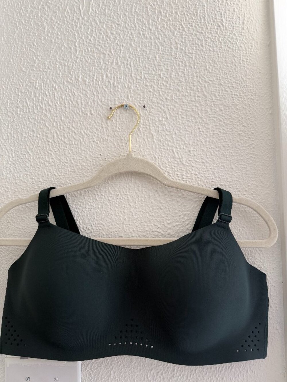 NWT Victoria's Secret VSX Featherweight Sports Bra Size XL Comfy Workout Top
